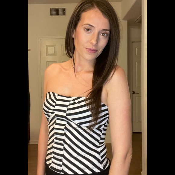 Black and White Striped Tube Top - Picture 3 of 8